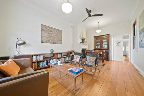 Cottage on Starling - Vintage meets Modern Comfort