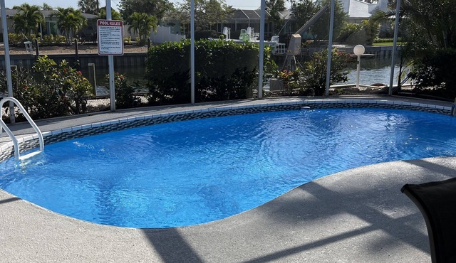 Cottage on the canal