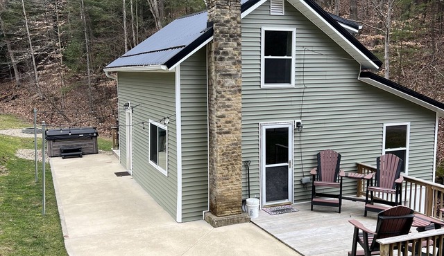 Cottage on the Creek nPeaceful Stay Loudonville, Ohio. NEW HOT TUB