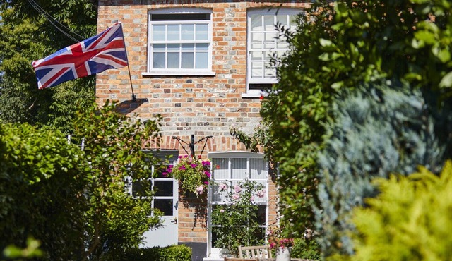 Cottage on The Croft - a beautiful, stylish & cosy cottage. Centrally located