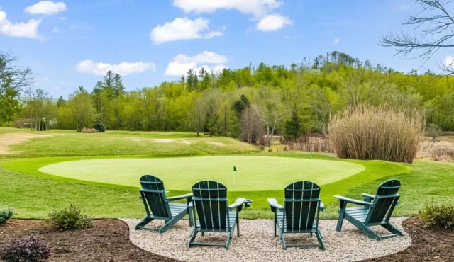 Cottage On The Green - Par-3 Golf Mountain Retreat