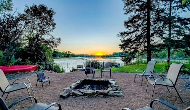 Cottage on the lake near downtown Stillwater