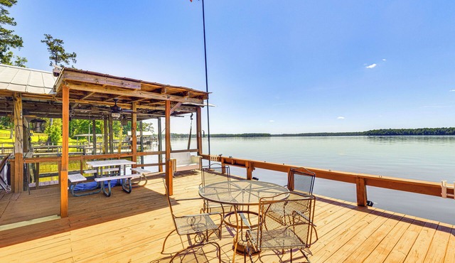 Cottage on the Lake: Near Tallahassee & Quincy!