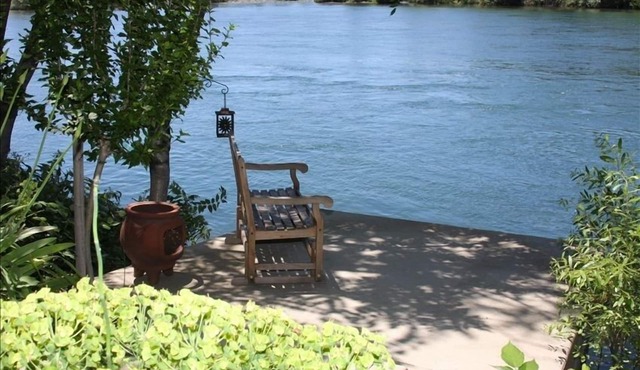 Cottage on the Sacramento River in the City of Redding