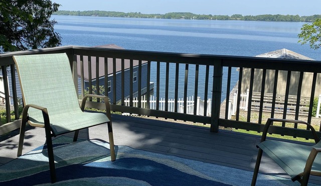 COTTAGE ON THE WATER! Beautiful View! Week of July 25-August 1 still available!