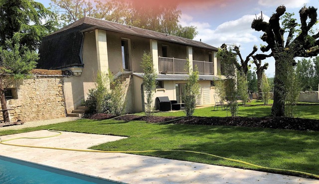 Cottage park with swimming pool, garden, park, Azay le rideau