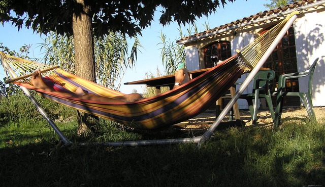 Cottage, POOL, 3 Bedrooms, sleeps 5, its own shady garden, WIFI in meadowland