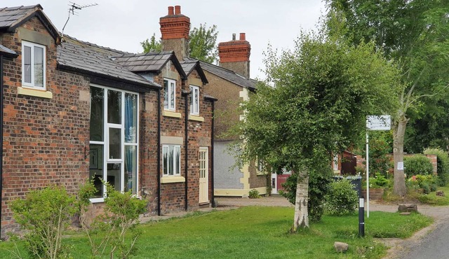 Cottage-Private Bathroom-The Granary