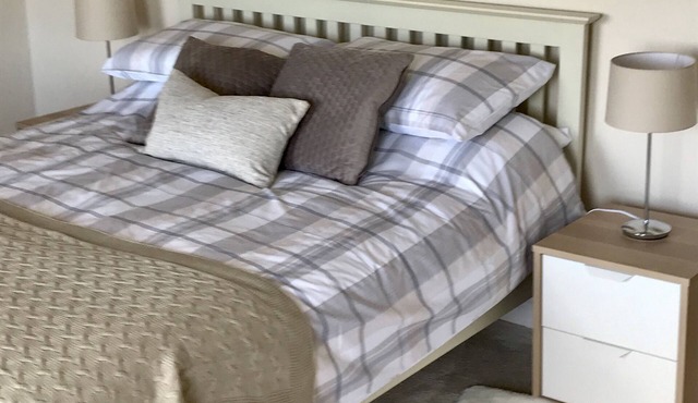 Cottage-Private Bathroom-Countryside view