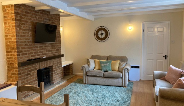 Cottage-Private Bathroom-Rosedale