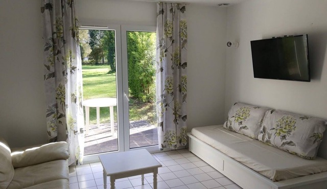 Cottage quietly located 500 meters from Golf Saint Laurent (18 holes)