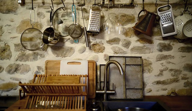 Cottage -rustic and modern in Cathar country