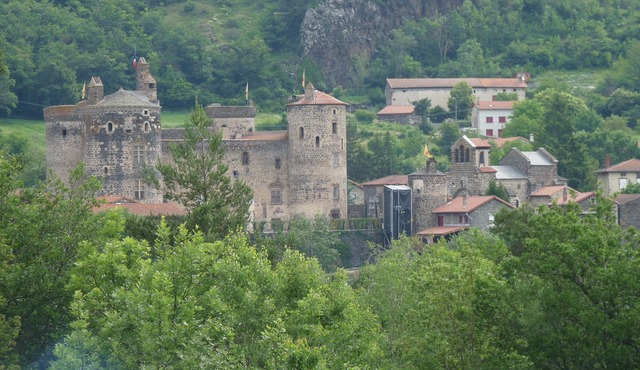 cottage refurbished for nine 6 people le puy en velay AUVERGNE