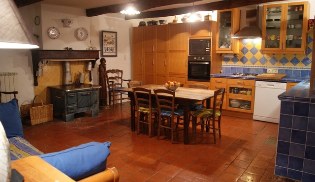Cottage rental in Entrepierre, in the Haute-Provence Alps, old farm for 10