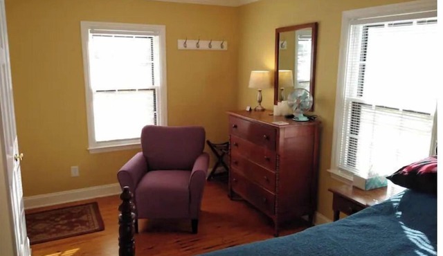 Cottage Retreat - Wine, Horses, Convenient