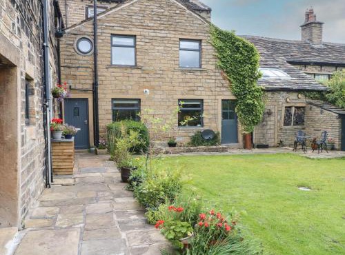 Cottage Round T'Corner