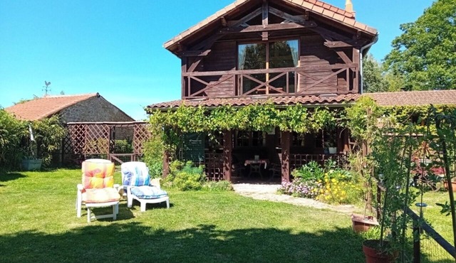 Cottage situated within beautifully Secluded Farmhouse.Stunning Heated Pool Area