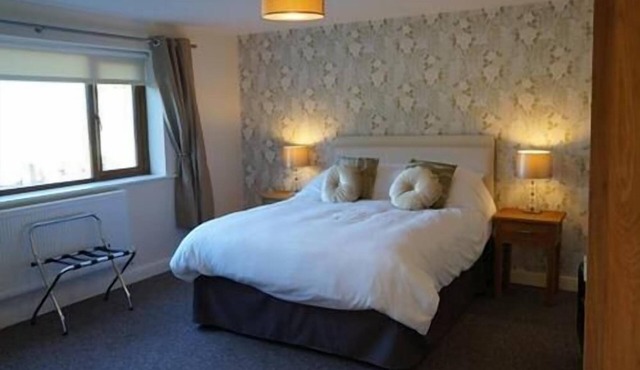 Cottage Shared Bathroom at Forest View Holiday Park