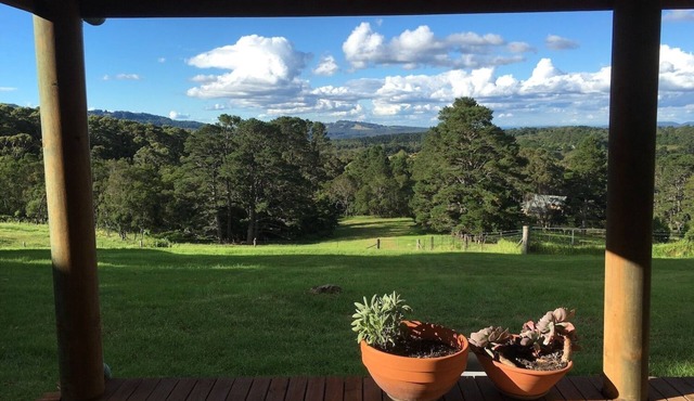 Cottage Sleeps 13 - Stunning Views!