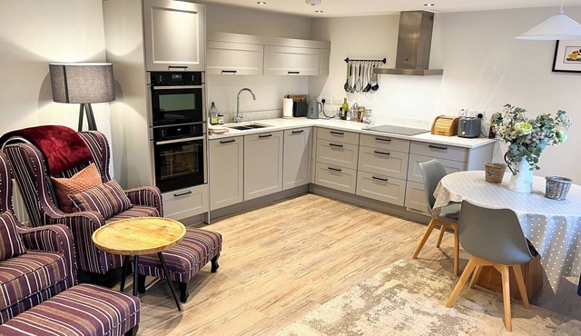 Cottage - Sleeps 2 - Garden