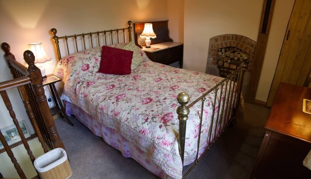 Cottage - Sleeps 2 - Garden - Parking