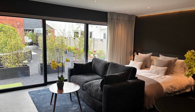 Cottage - Sleeps 2, Patio & Free On-Road Parking