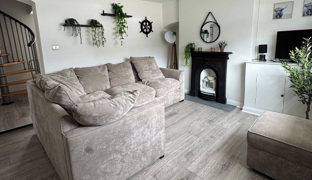 Cottage - Sleeps 4 - Pets Ok - Garden - Parking