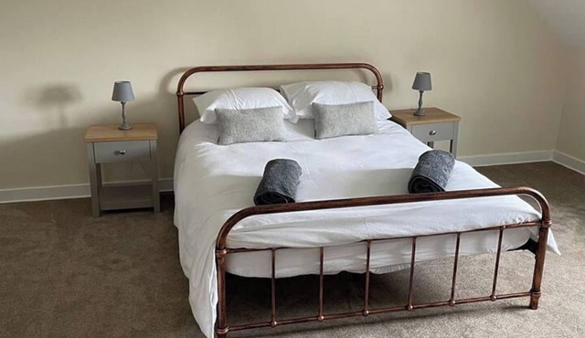 Cottage - Sleeps 6 - Garden - Parking