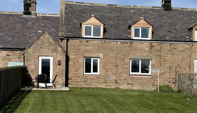 Cottage - Sleeps 6 - Garden - Parking