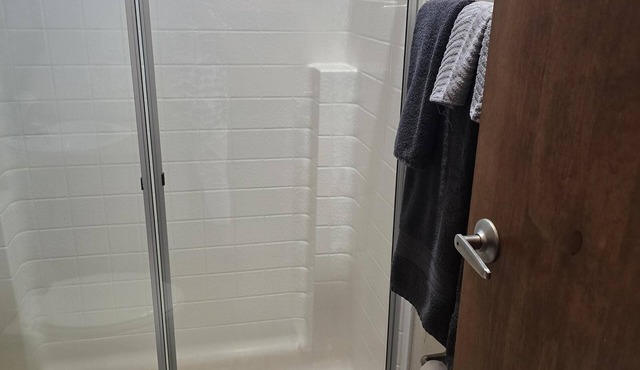 Cottage, Sleeps 6 - Roomy 1 Bedroom Cottage, Sleeps 4-6