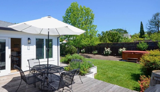 Cottage Sonoma @ Historic Plaza. - Includes Wine Tasting Passport