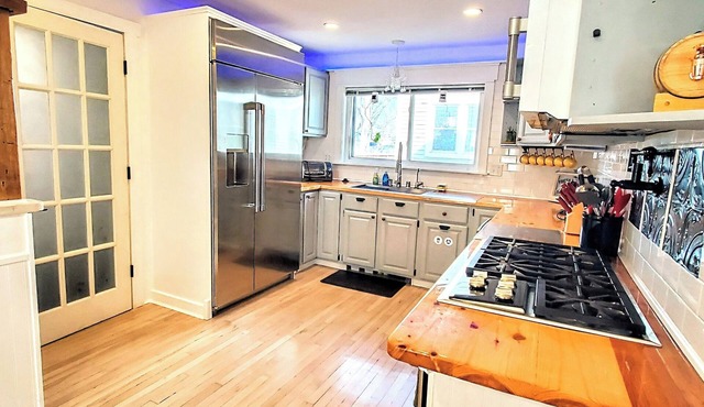 Cottage Suite Whirlpool Tub