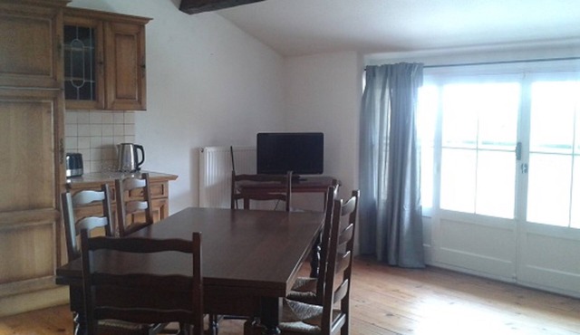 Cottage T4 (3 double beds) terrace & pool, in the outbuildings of Château Marith