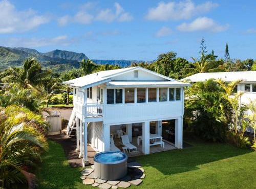 Cottage Two - Private Riverfront Stay in Hanalei