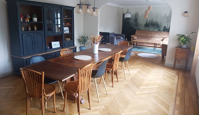 Cottage under the chestnut tree. House with terrace and pond in a quiet setting.