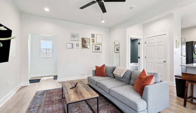 Cottage Vibes in the City - 1BD, 2nd Floor