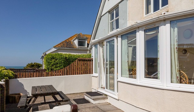 COTTAGE VIEW, pet friendly, country holiday cottage in Hope Cove