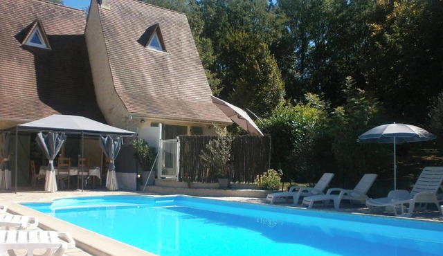 Cottage with parking - Saint-Avit-de-Vialard