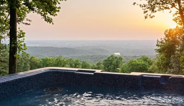 Cottage w/Hot Tub and 100-Mile Valley Views!