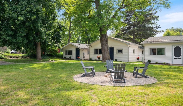 Cottage w/Lake Access Unit 1