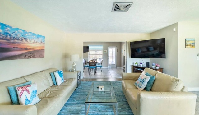 Cottage w/lanai and garage, 4 mi. Siesta Key