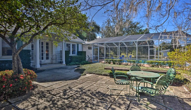 Cottage w/Private Pool - Walk to Lake Wales!