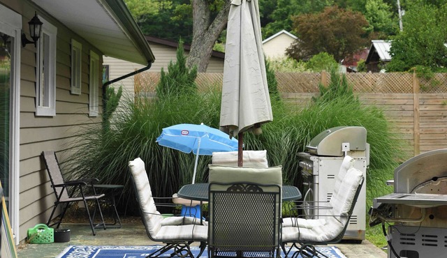 Cottage w/Yard + Grill ~ 21 Mi to Hocking Hills!