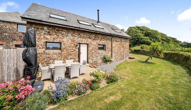 Cottage with 3 ensuite bedrooms and Sea Views. North Devon Heritage Coast.