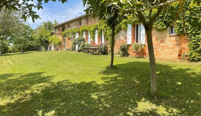 Cottage with breathtaking views of the Pyrenees