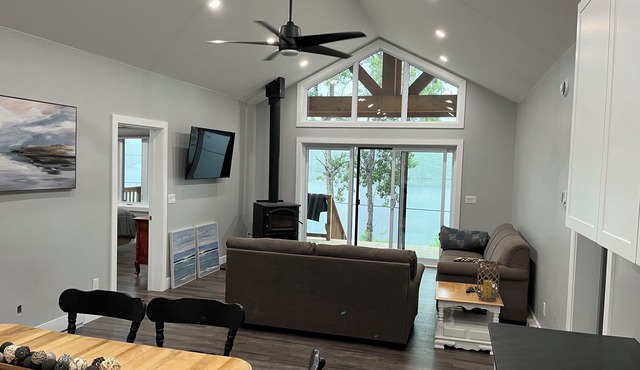 Cottage with a View! Hillside Cottage (J&L’s Lakeside Cottage)- Griffith