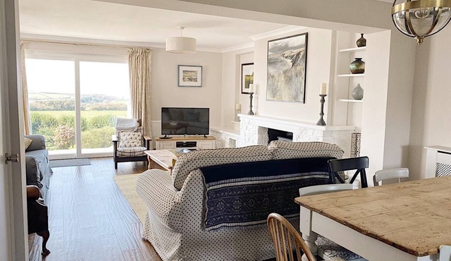 Cottage with coastal views of Abereiddy, Porthgain & as far as Strumble Head