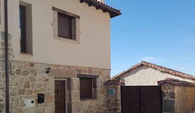 Cottage with swimming pool