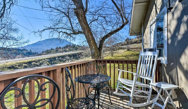 Cottage with Fire Pit + Deck on The Klamath River!