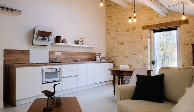 Cottage with pool for 2 to 3 people in the Gard between Uzès and Avignon